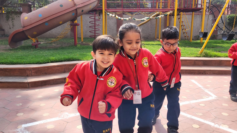Sports Activity: Zig Zag Race