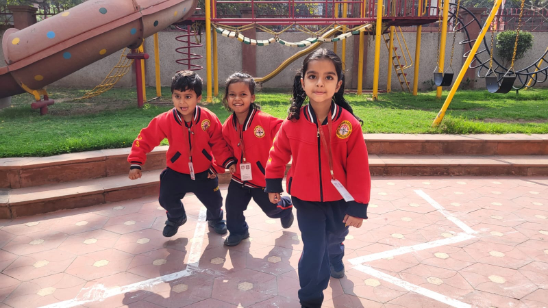 Sports Activity: Zig Zag Race