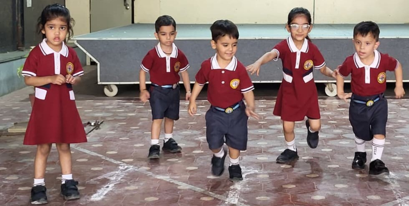 Tiny Feet, Big Dreams – Flat 20 Metre Race of Balvatika 1