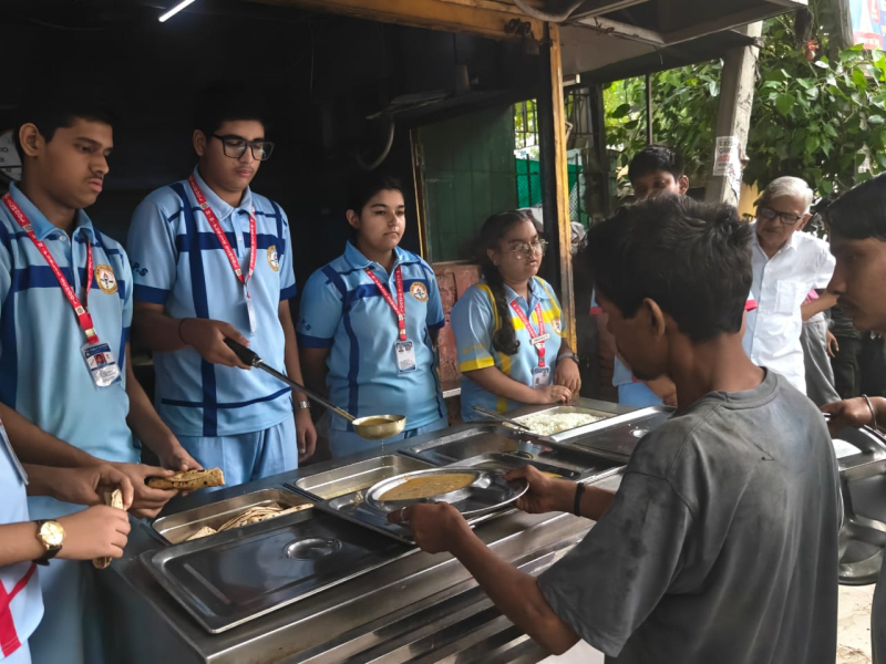 Serving Smiles: Class X Visit to Roti Bank