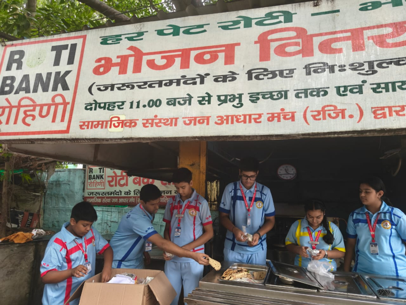 Serving Smiles: Class X Visit to Roti Bank