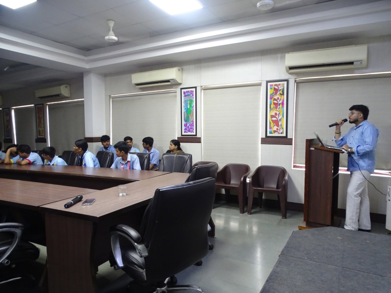 Empowering Future Innovators: Workshop on Data Analytics and Product Management